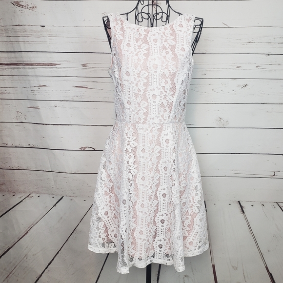 Speechless Dresses & Skirts - Speechless Sleeveless Lace Dress